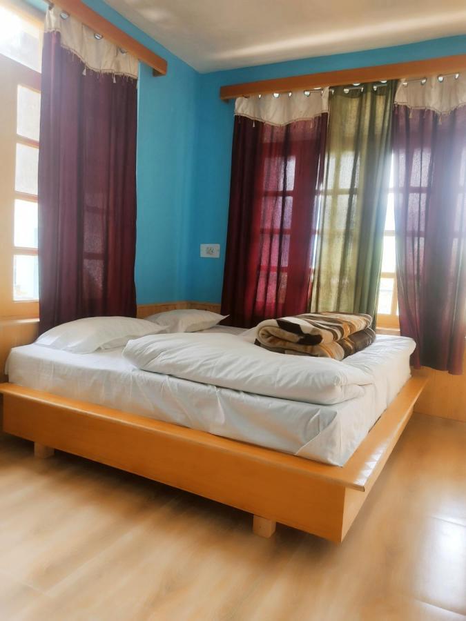 Woods Inn Mountain View Manali Exterior foto